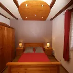 Chalet With Hill Views