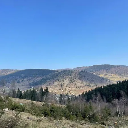 Σαλέ With Hill Views