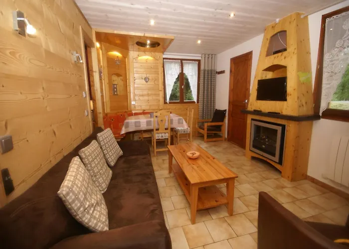 Chalet With Hill Views