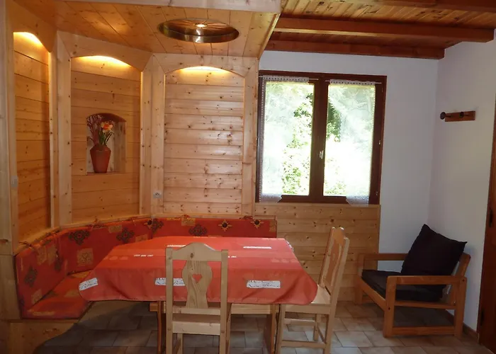 Chalet With Hill Views