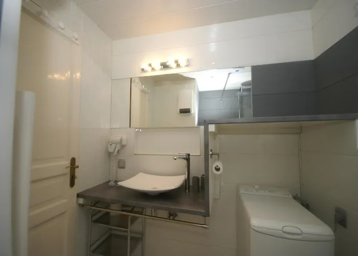 Chalet With Hill Views *