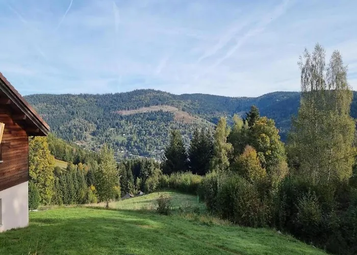 Horská chata With Hill Views *